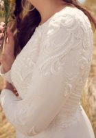 Lorraine-Leigh-Modest-Wedding-Dress-22RS586C01-Alt1-IV