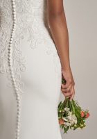 Fleur-Leigh-Fit-and-Flare-Wedding-Dress-22RK540C01-Alt3-IV